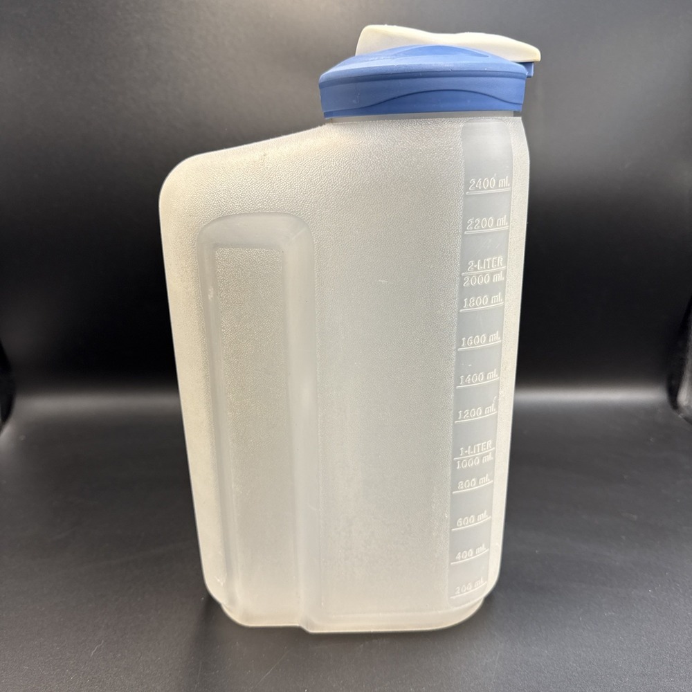 Rubbermaid Servin' Saver 2.75 Qt Beverage Container Jug Blue Flip Top Lid #0459